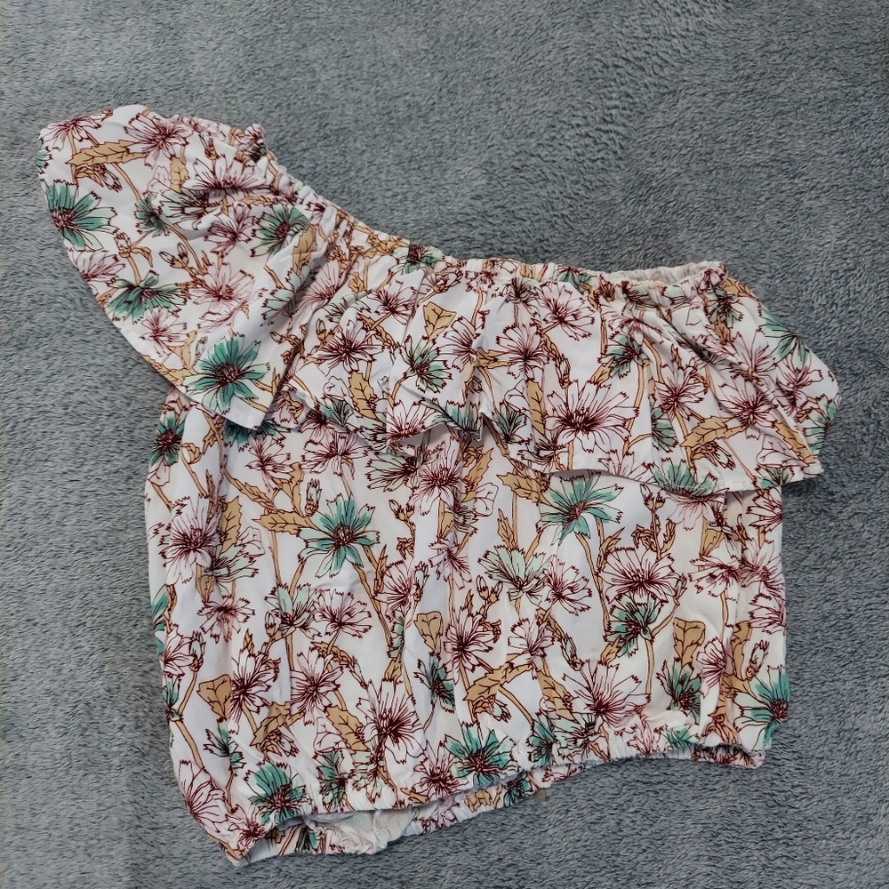 Valija One Shoulder Crop Top
